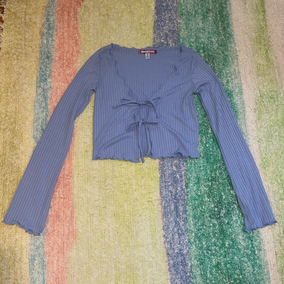 Like New Tie Front Blouse - Picture 2 of 8